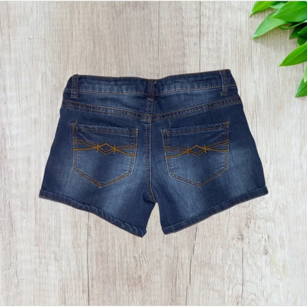 Women’s Mudd‎ Mid-Rise Jean Shorts Size 3